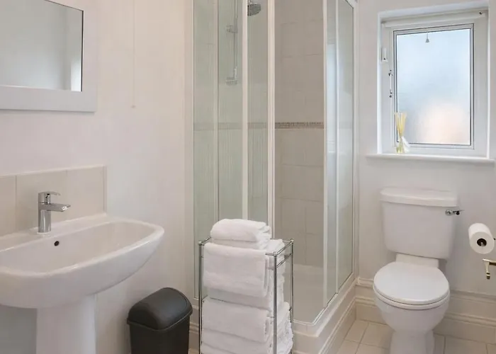 شقة Cozy Ballintemple Pad, 2br Near With Parking